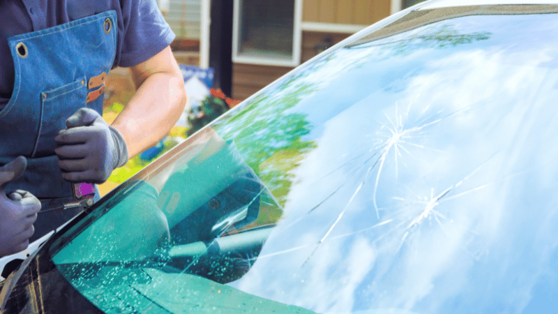 damage of the windshield glass