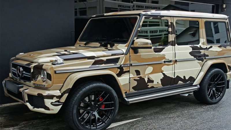 A jeep in Camouflage Vinyl Wrap